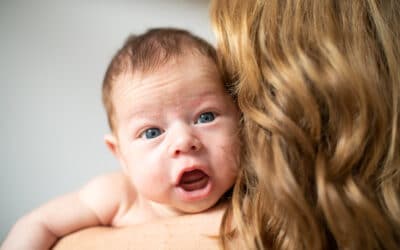 Wochenbettshooting – Haut an Haut Babyfotos